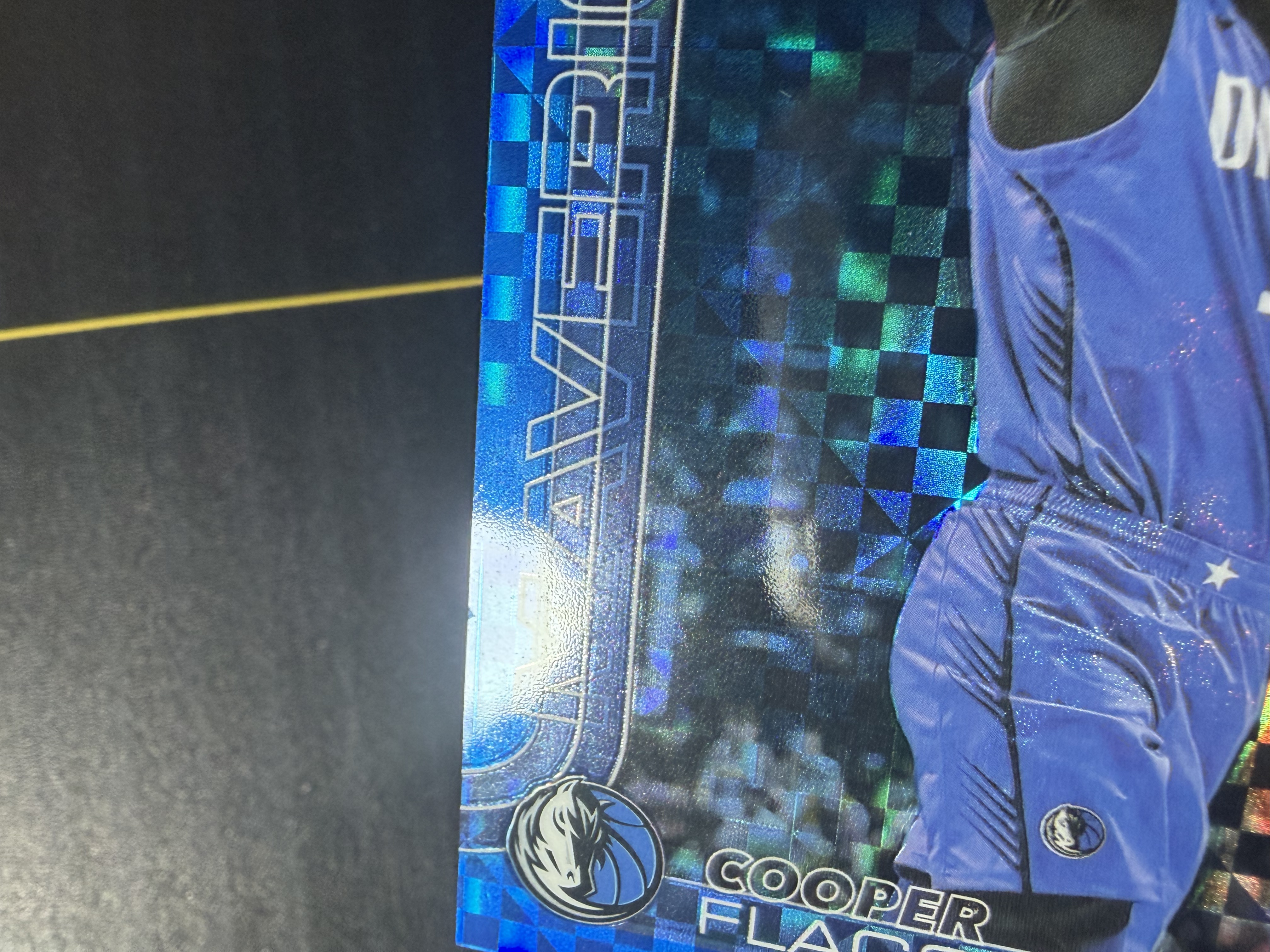 【超新星精品】2025-26 Topps Chrome Cooper Flagg RC 新秀 独行侠 库珀弗拉格 蓝格子折 蓝棋盘折 折射 Color Match 瑕疵如图 美国之子【V5150078004】