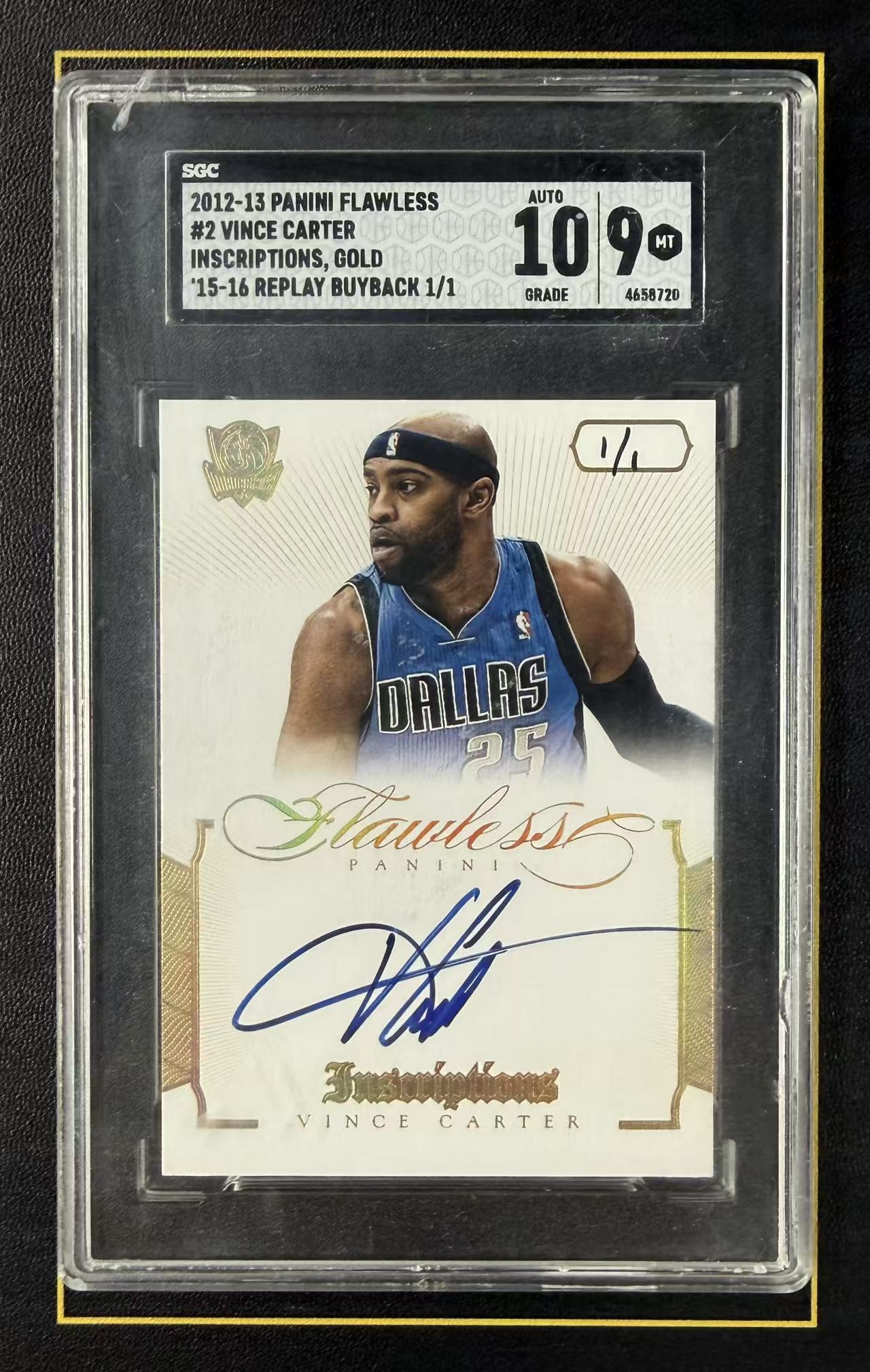 【超新星精品】2012-13 Panini Flawless Vince Carter 手提 独行侠 文斯卡特 1/1编 ofo 手写编 回购签 Inscriptions签 卡签 SGC9分签字10分评级 壳损【V6980074003】