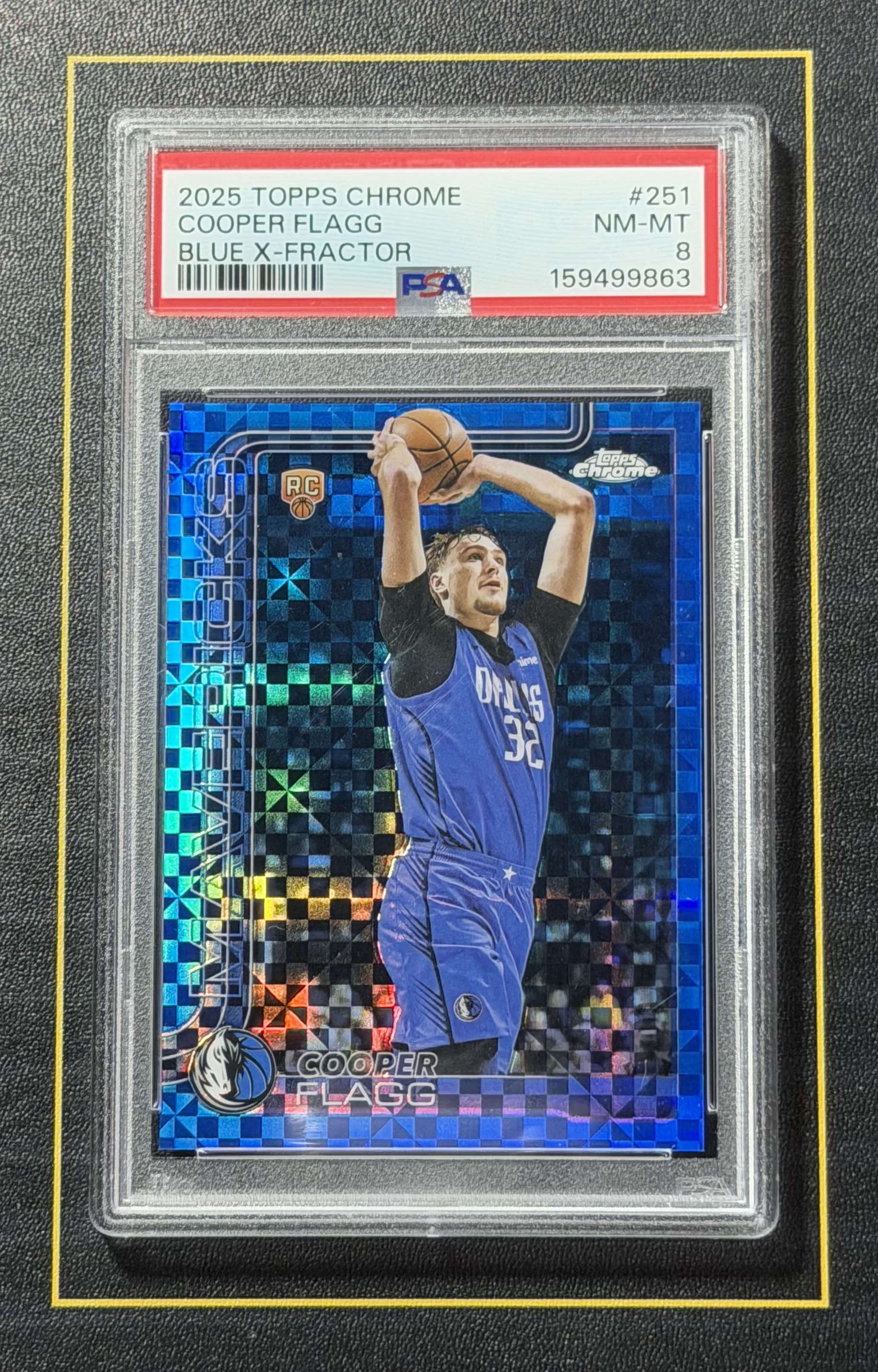 【超新星精品】2025-26 Topps Chrome Cooper Flagg RC 新秀 独行侠 库珀弗拉格 蓝格子折 蓝棋盘折 折射 Color Match PSA8分评级 美国之子【V5150078002】